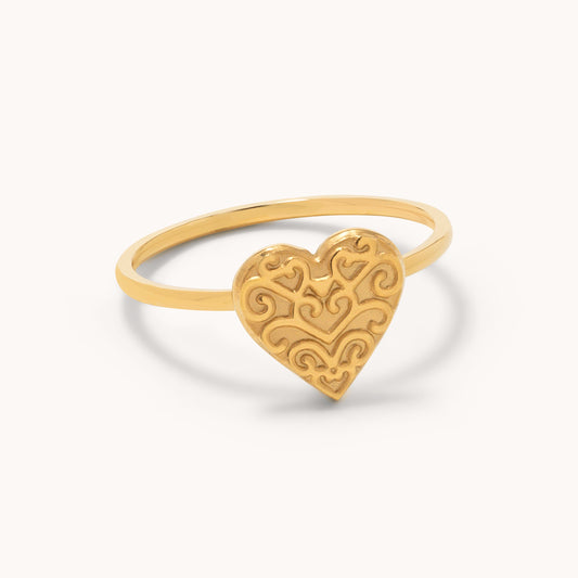 Scroll Heart Ring - Gold