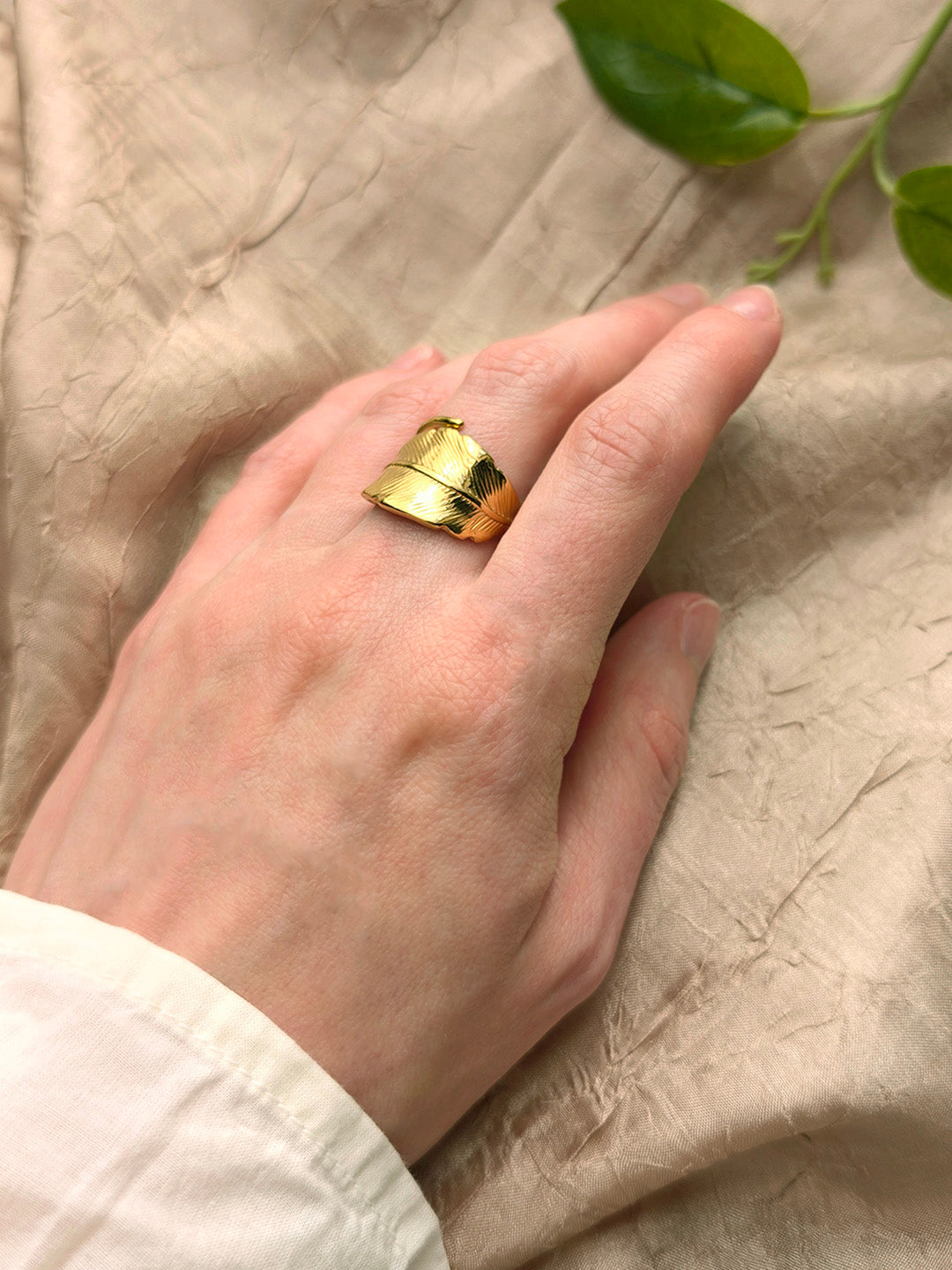Shiny Leaf Wrap Ring